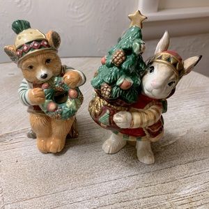 Fitz & Floyd CHRISTMAS LODGE Rabbit & Bear Salt
& Pepper Shaker Set. Mint in Box